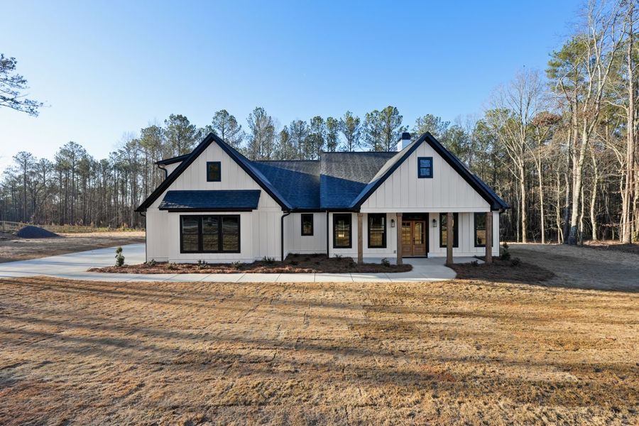 Exterior real estate photograph by Devon Montgomery